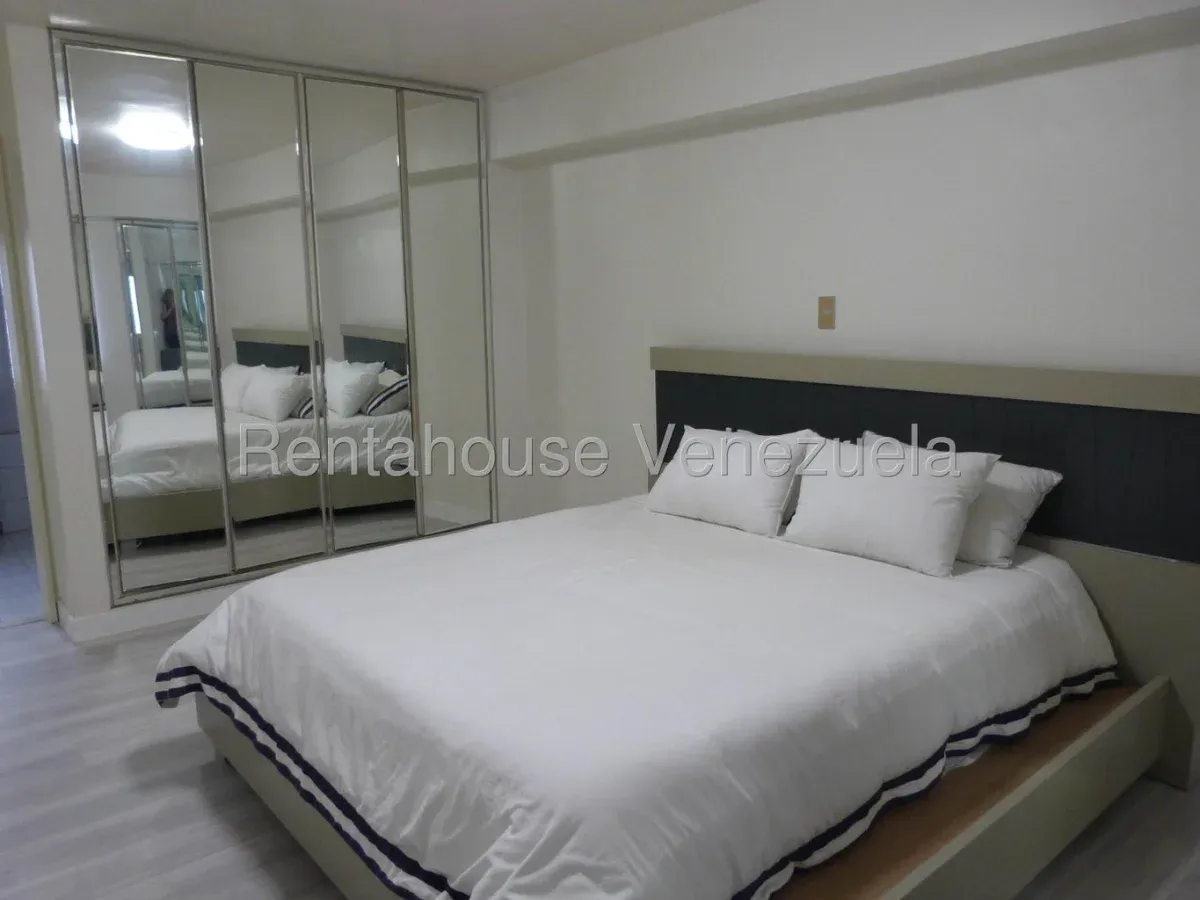 Apartamento en Los Dos Caminos, CR, # 26-20330. - 20