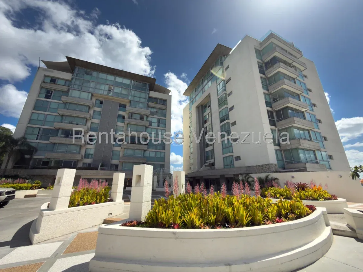 Apartamento en Lomas de Las Mercedes, CR, #26-20889.