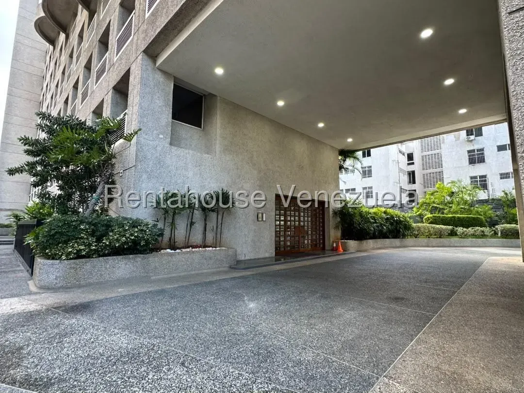 Apartamento en Altamira, CR, MLS 27-4077.