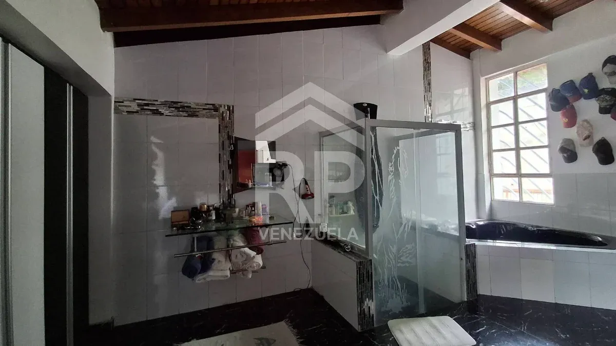 CRC-050 Casa en Venta en el Este de Barquisimeto, El Pedregal - 2
