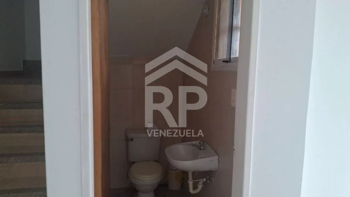  CRC-031 TownHouse en Venta en Residencia Los Chaguaramos, Acarigua - 11