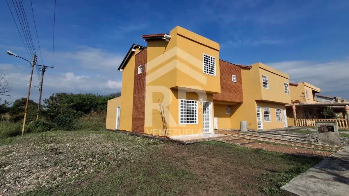  CRC-031 TownHouse en Venta en Residencia Los Chaguaramos, Acarigua - 16