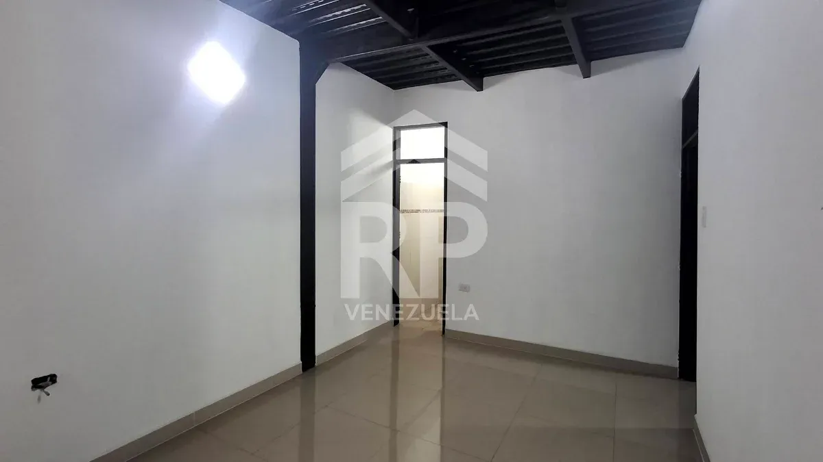 CRL-024 Oficinas en Alquiler en el Centro Oeste de Barquisimeto, Lara - 2