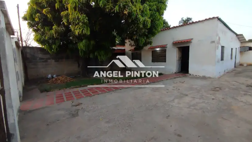 API 9353 TERRENO VENTA AV PRINCIPAL LOS OLIVOS MARACAIBO VENEZUELA 