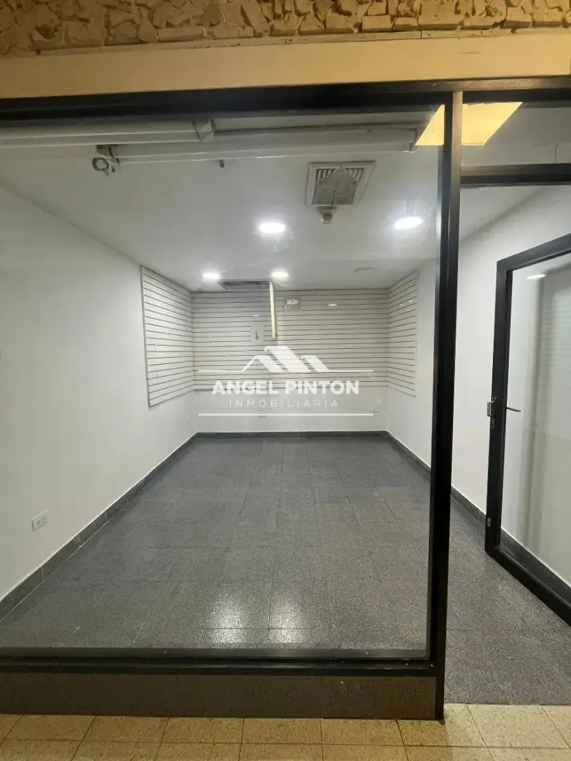 API 9264 LOCAL COMERCIAL VENTA AV. LA LIMPIA MARACAIBO MARACAIBO 