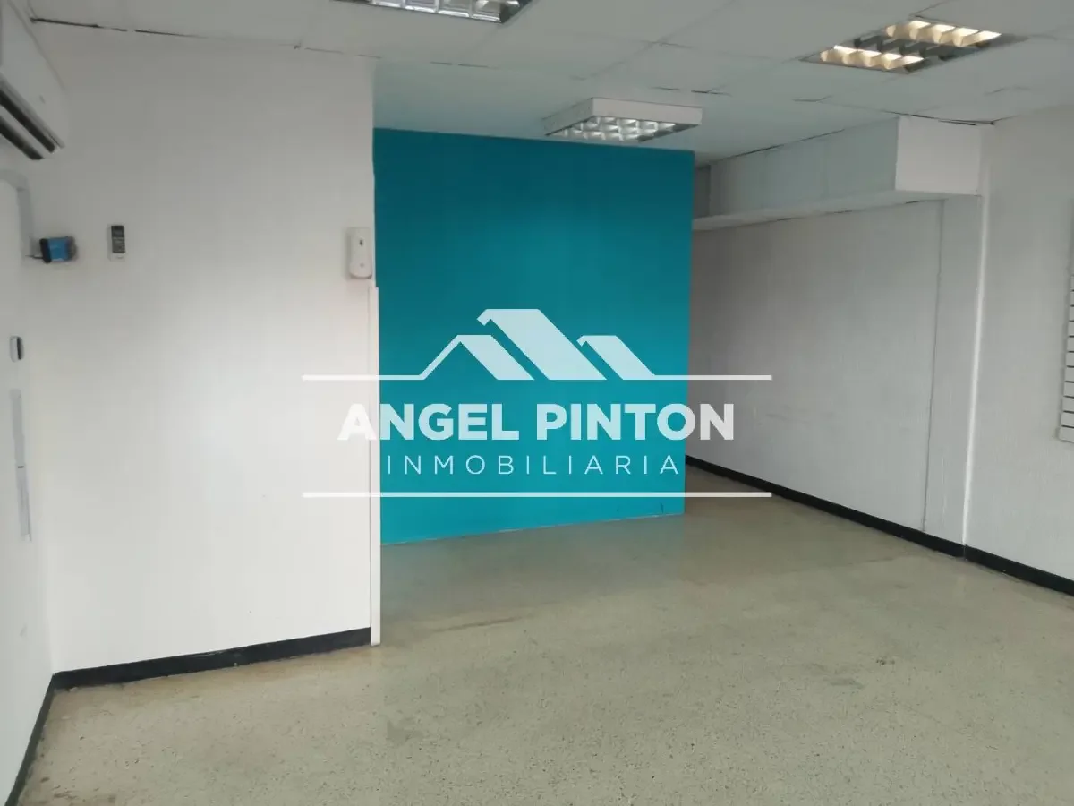 API 9476 LOCAL COMERCIAL AV BELLA VISTA. C.C. LEUNSA. $ 480 . Johnny Graterol  - 2