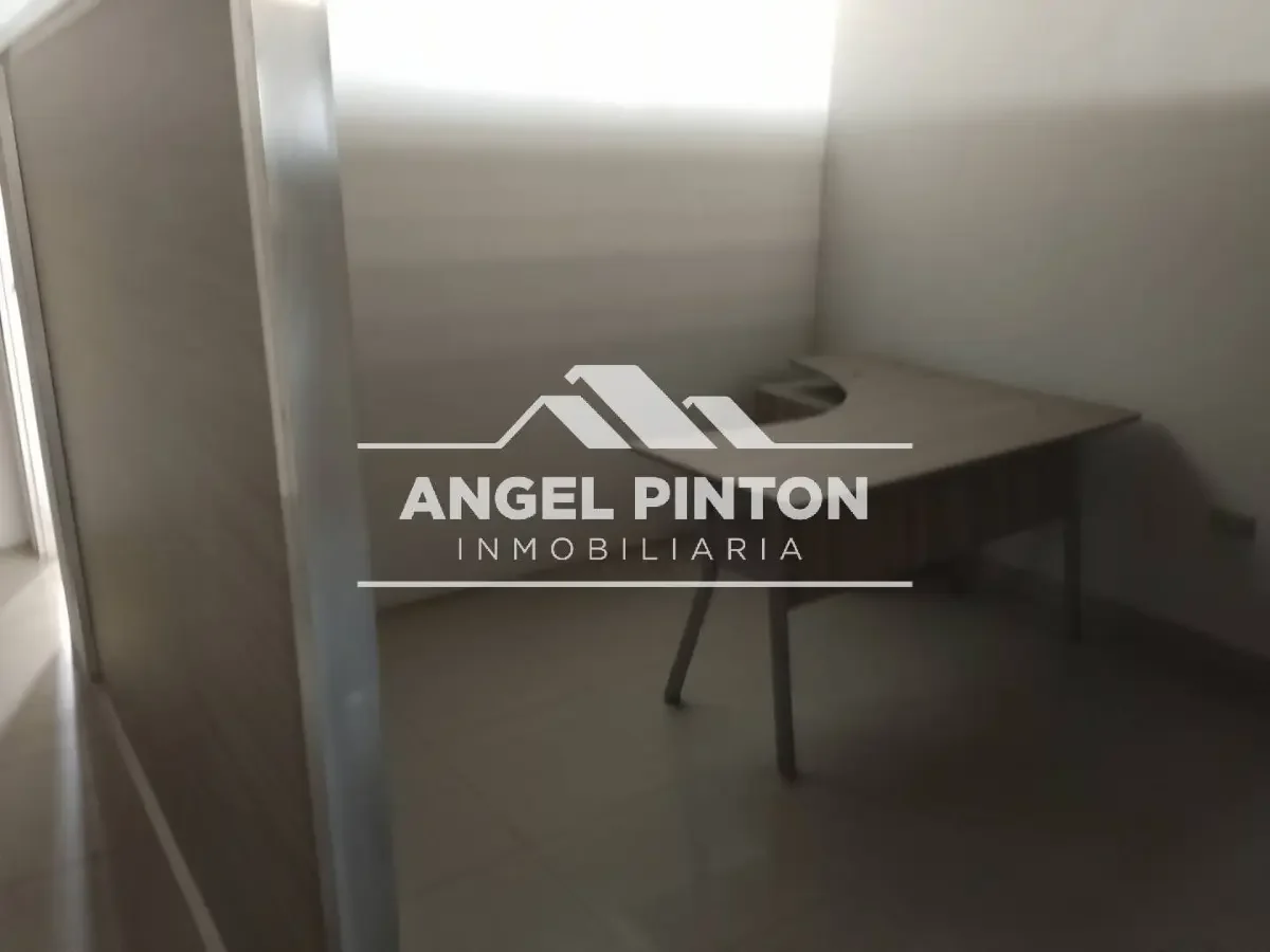 API 9473 LOCAL COMERCIAL ALQUILER AV BELLA VISTA MARACAIBO VENEZUELA $ 350. Johnny Graterol - 5