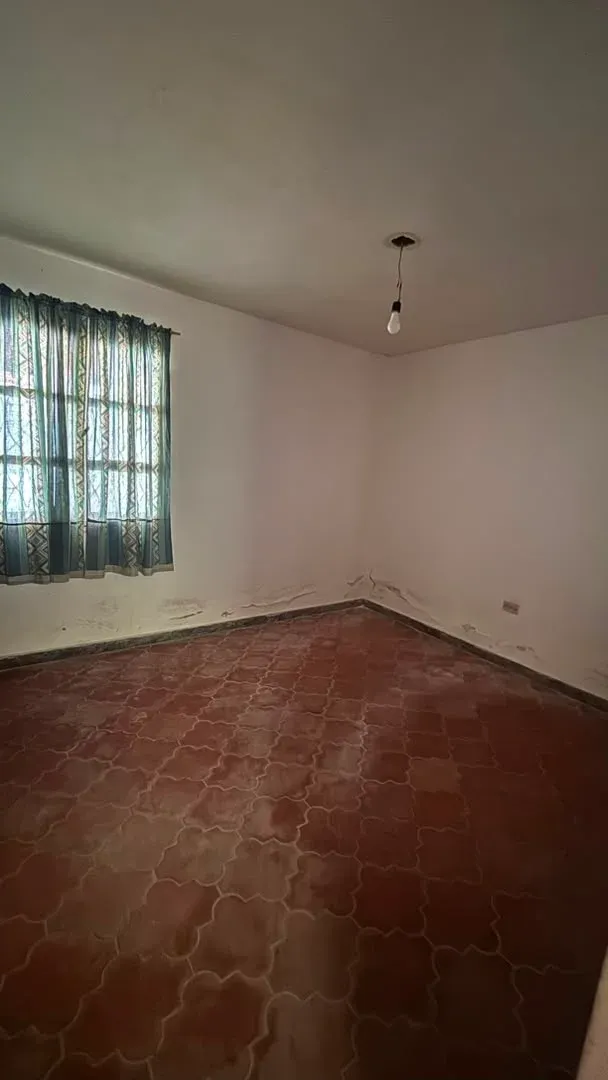 Quinta en Urb. El Castaño, cerca de la Avenida Principal - 9