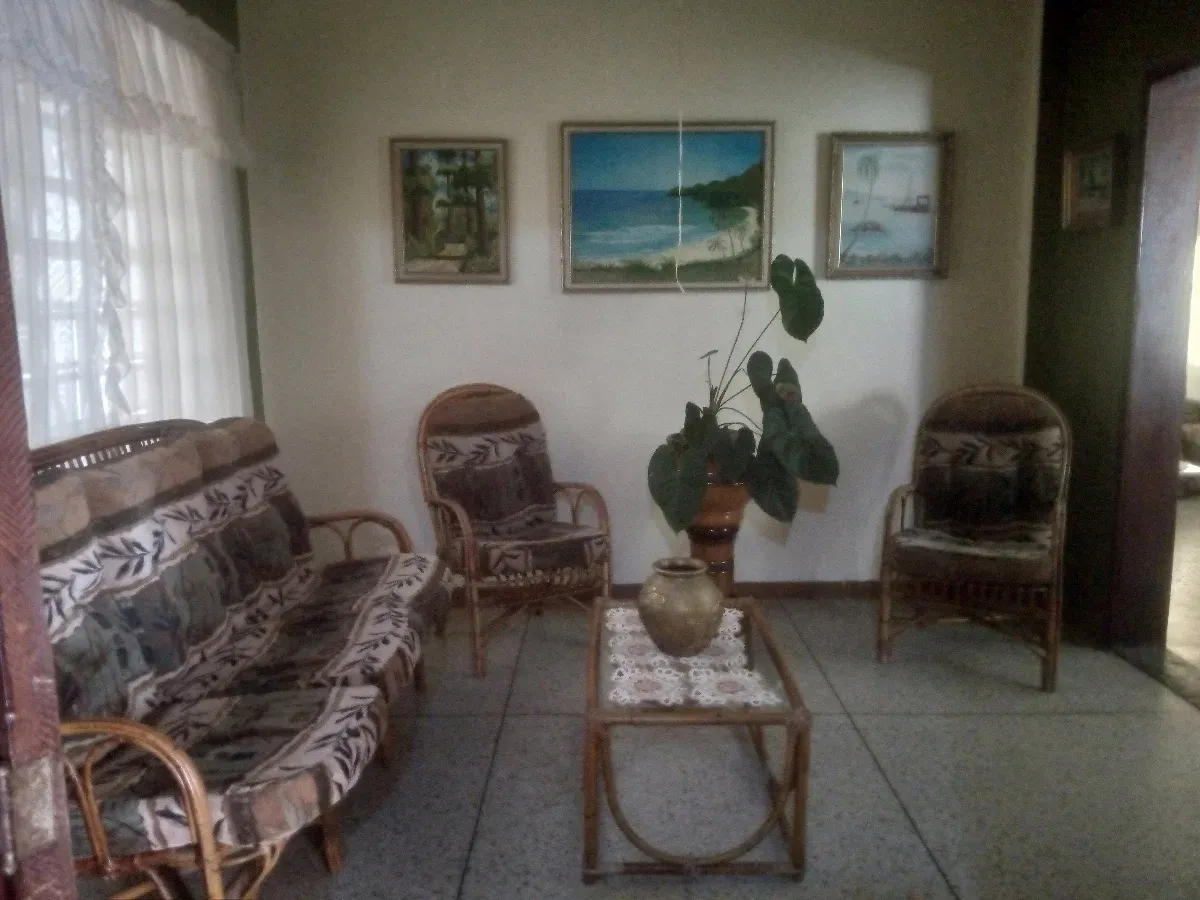 Casa Bifamiliar con Local Comercial en Naguanagua - 12