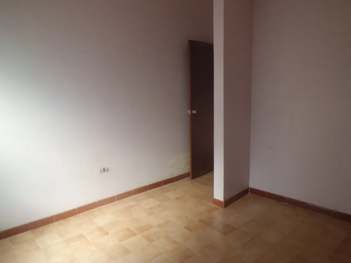 Casa Bifamiliar con Local Comercial en Naguanagua - 24