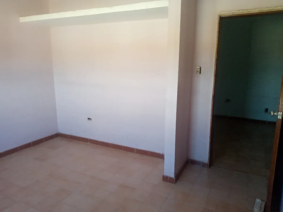 Casa Bifamiliar con Local Comercial en Naguanagua - 30