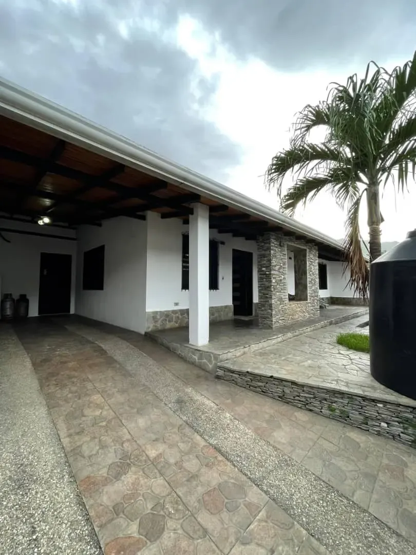 Hermosa casa con Piscina en San Diego tu refugio 0412-6828375 tiene todo lo que buscas... - 7