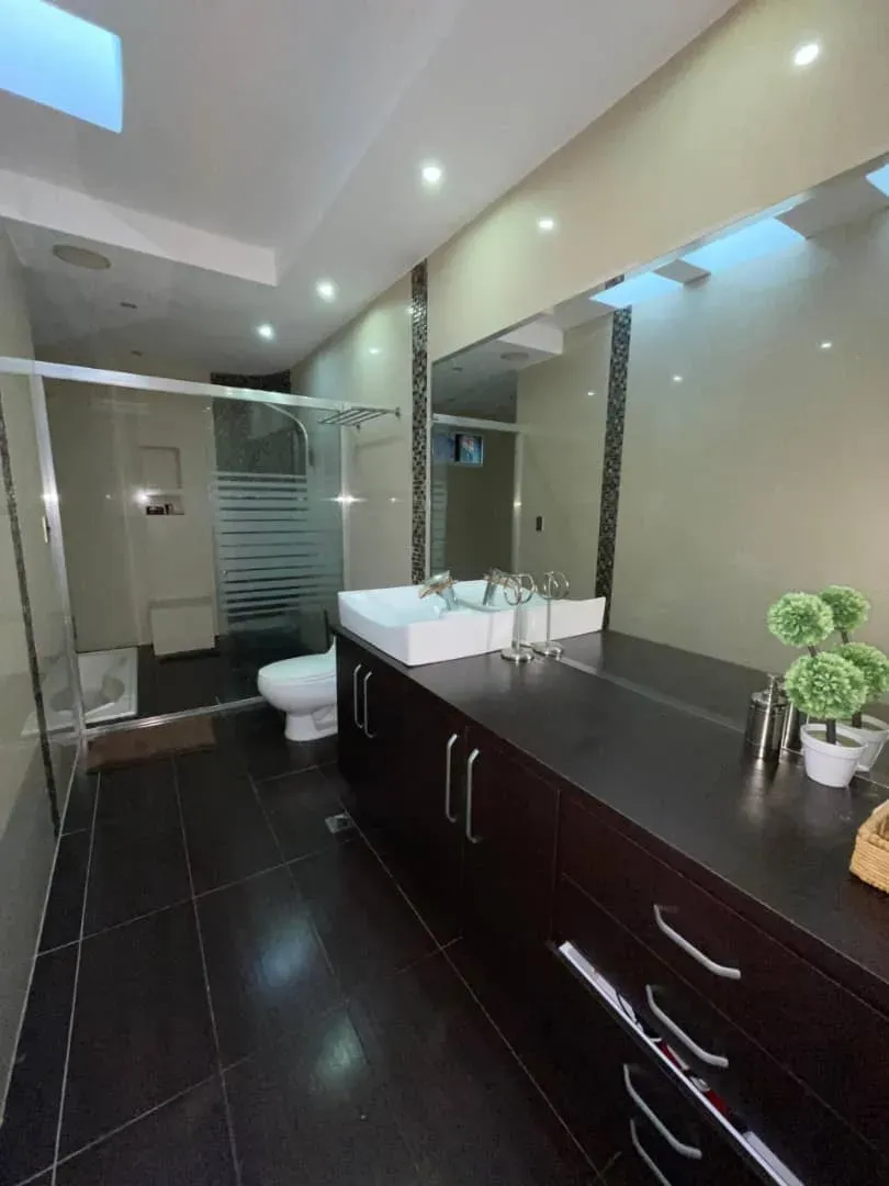 Hermosa casa con Piscina en San Diego tu refugio 0412-6828375 tiene todo lo que buscas... - 14