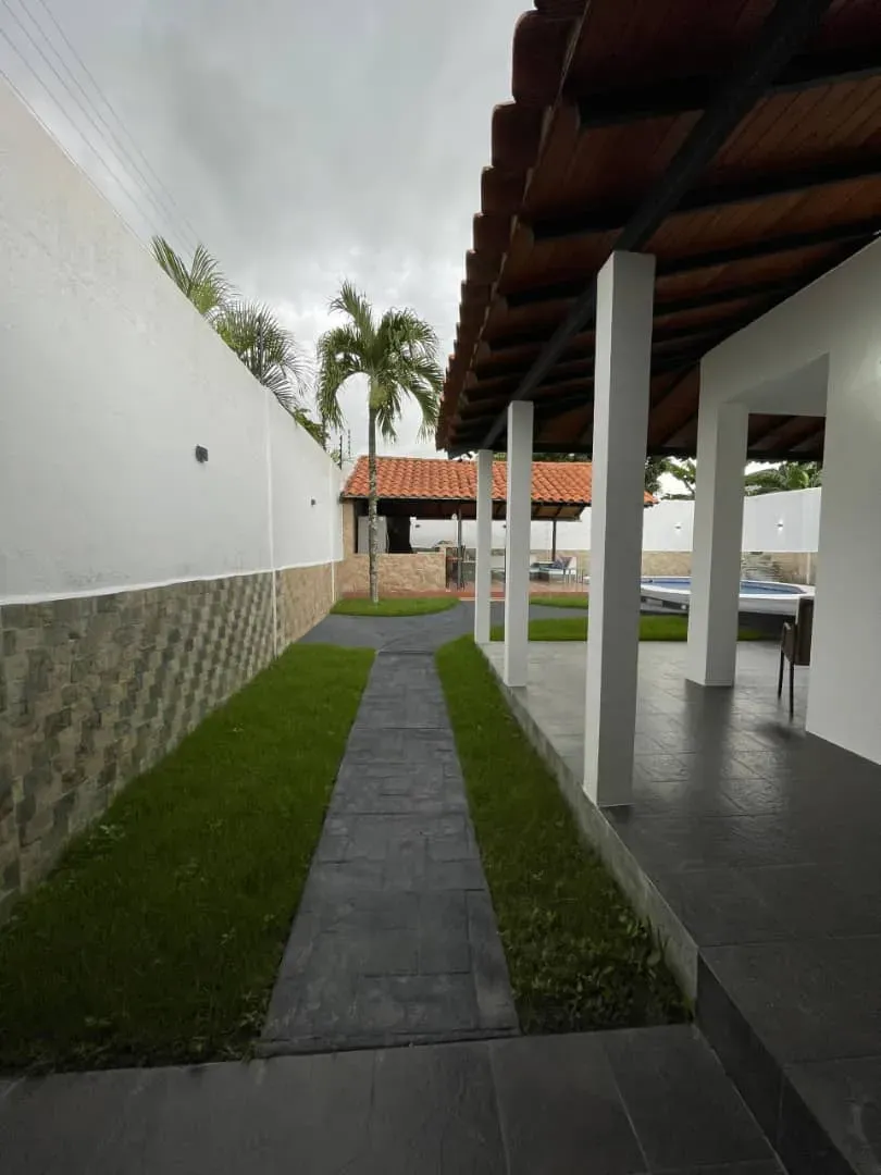 Hermosa casa con Piscina en San Diego tu refugio 0412-6828375 tiene todo lo que buscas... - 17