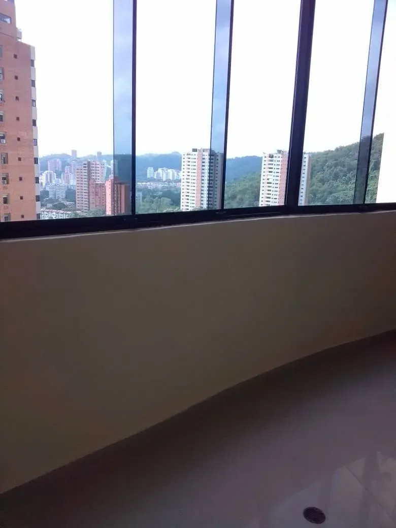 Apartamento en Alquiler en el Parral Hermosa vista de la ciudad 0412-6828375 - 2