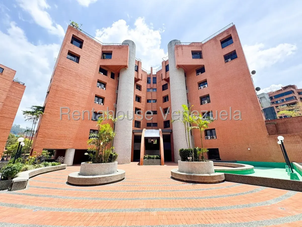 Bello, Diafano y Amplio Apartamento en Venta Los Samanes, Caracas