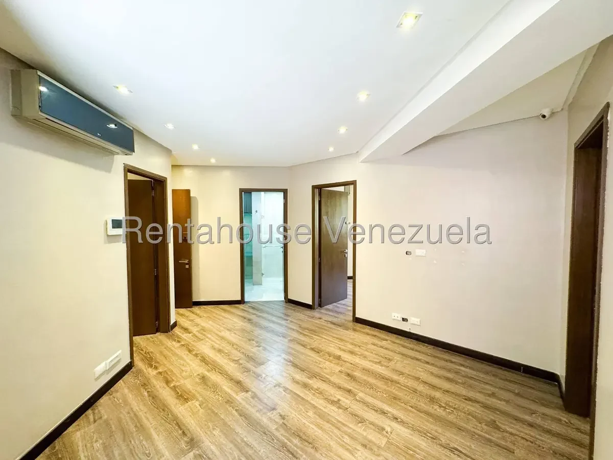 Bello, Diafano y Amplio Apartamento en Venta Los Samanes, Caracas - 6