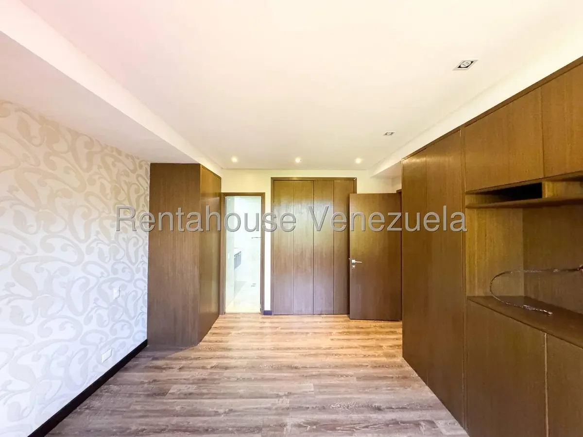 Bello, Diafano y Amplio Apartamento en Venta Los Samanes, Caracas - 10