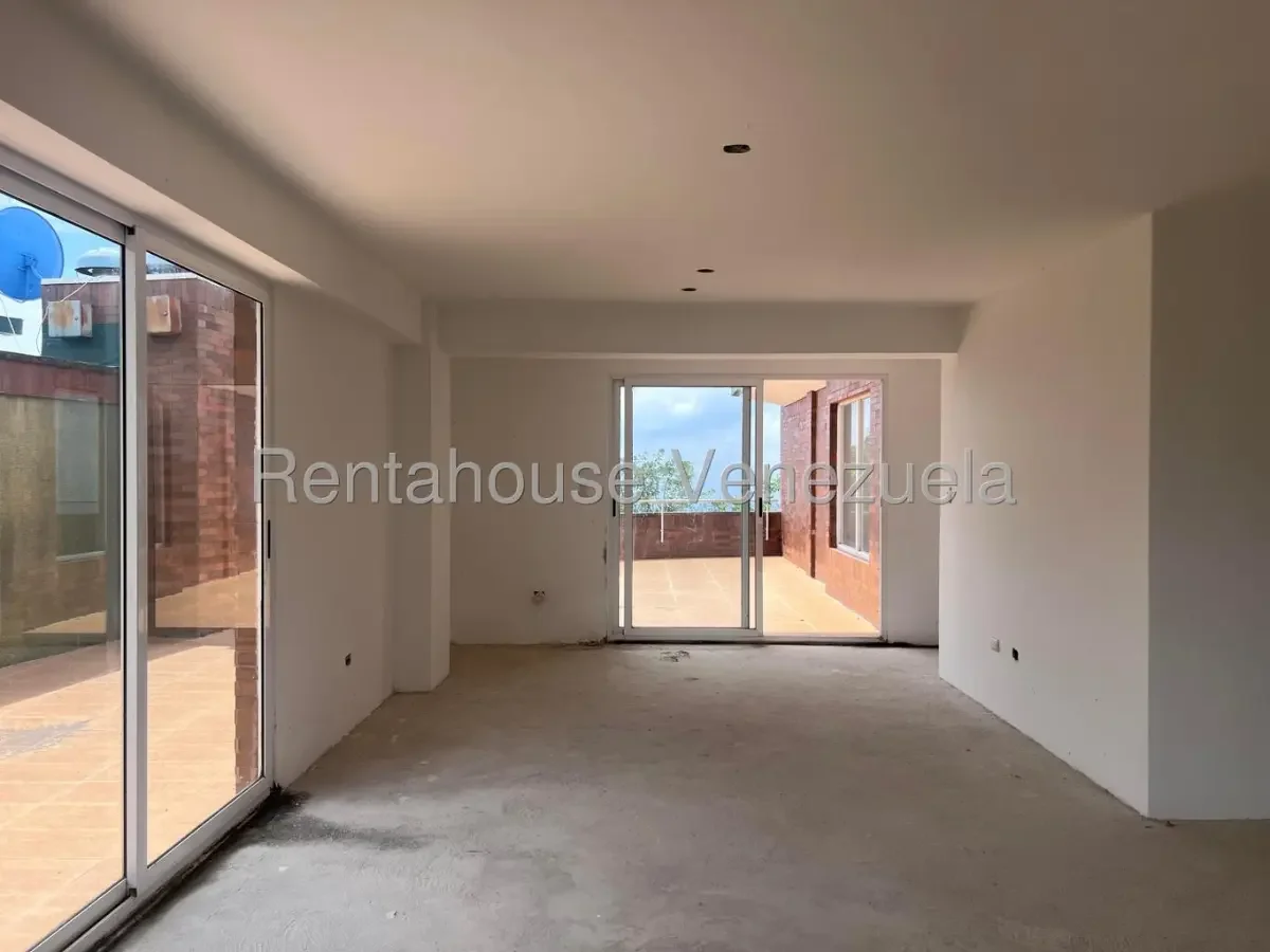 Amplio y A Estrenar Apartamento Dúplex En Venta Llano Alto, Carrizal Altos MIrandinos  - 11