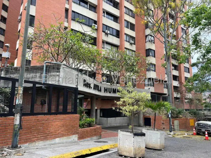 Bello y Cómodo Apartamento en Venta Lomas del Ávila, Caracas