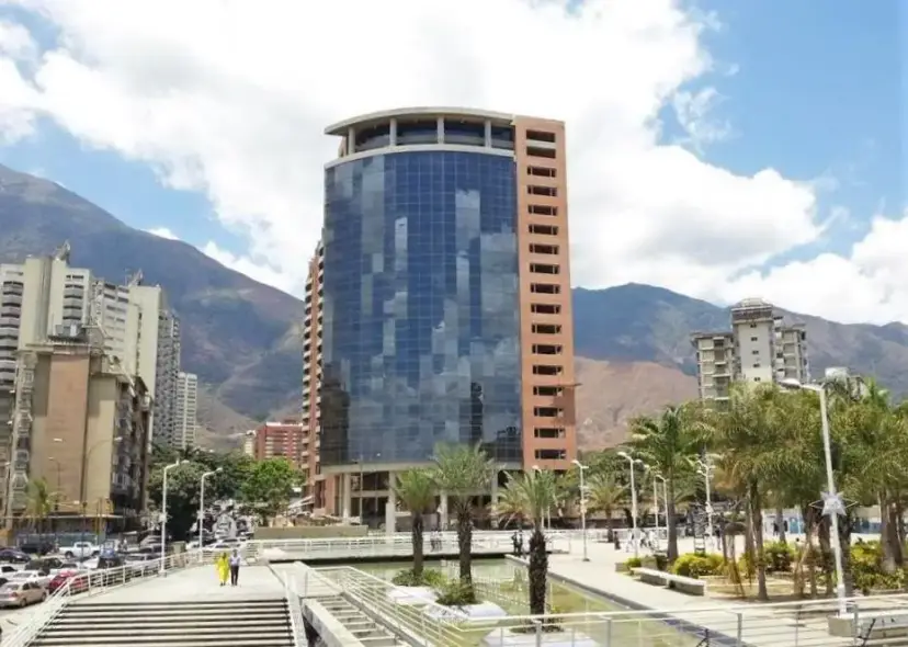 Excelente Oficina a Estrenar En Venta, Los Dos Caminos, Moderna Torre Corporativa