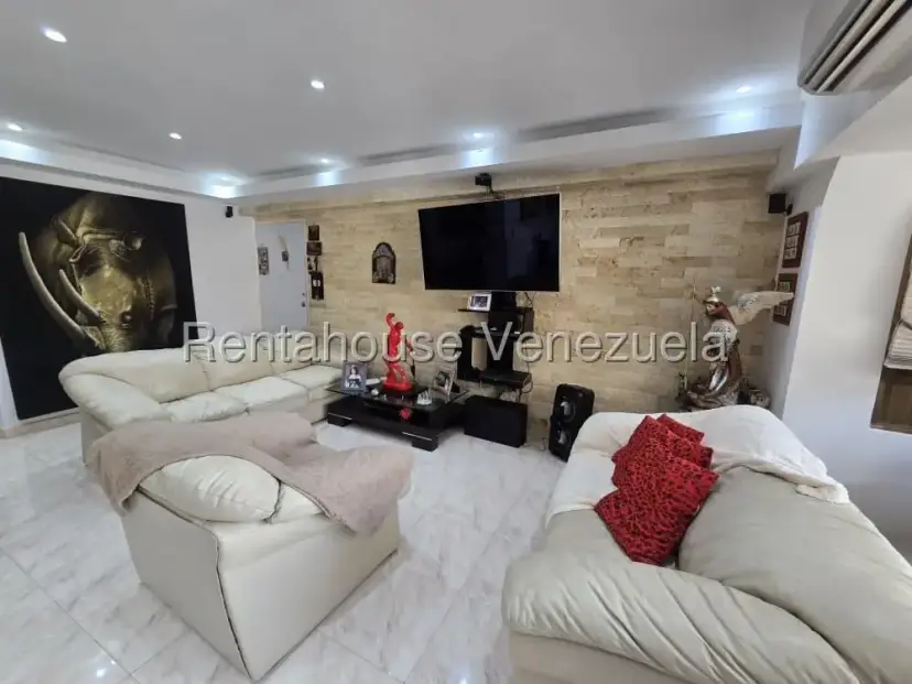 Bello y Cómodo Apartamento en Venta El Paraíso, Caracas. Piso Bajo Agua Abundante