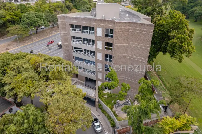 Moderno y Exclusivo Apartamento en Venta Los Naranjos de Las Mercedes, Caracas
