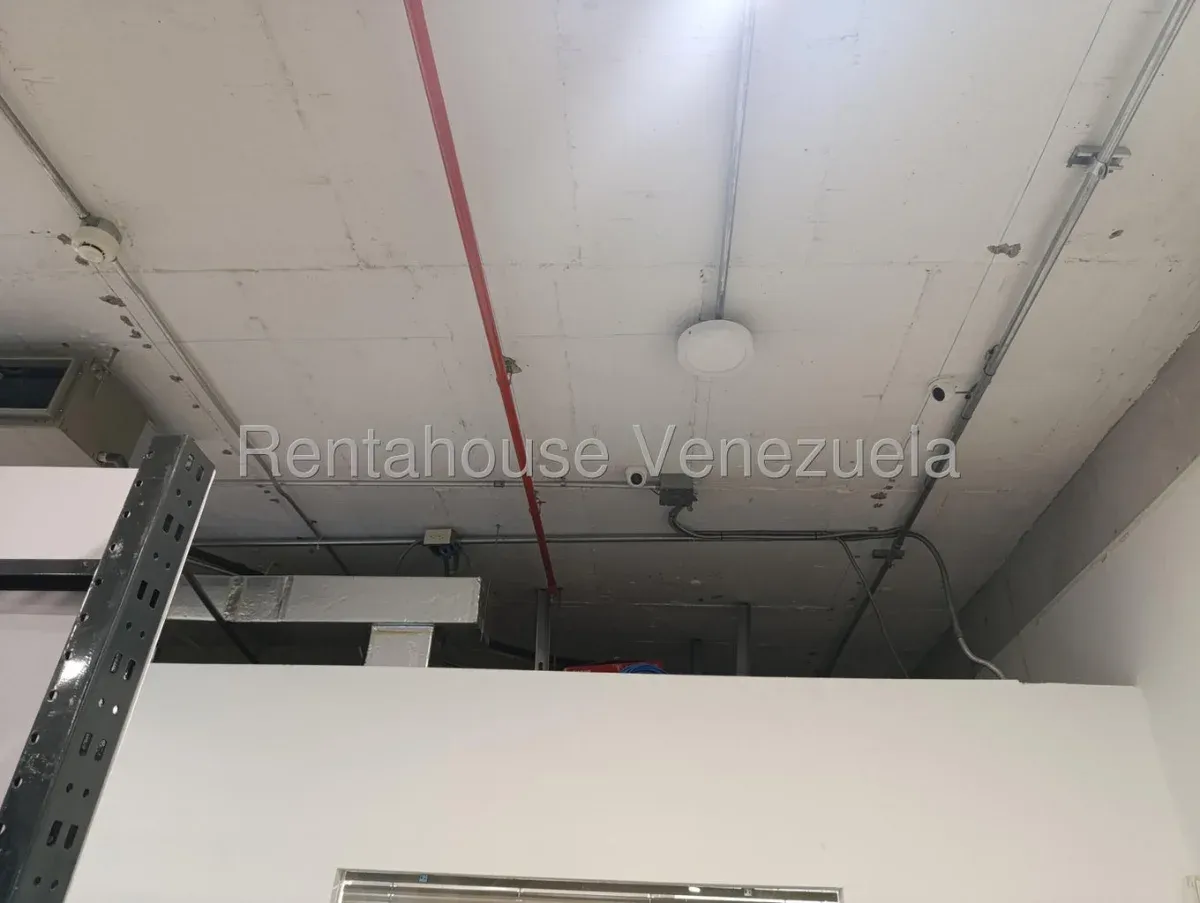 Excelente Local / Deposito En Alquiler Con Oficinas en Boleita Norte 26-12036 - 6