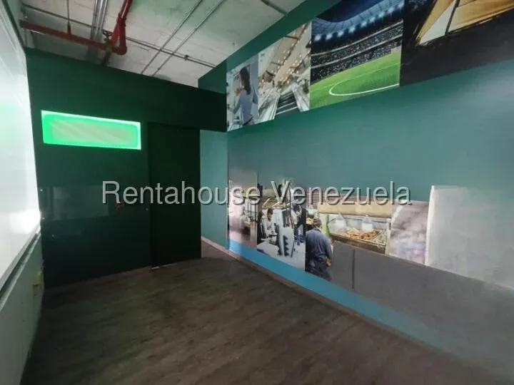 Excelente Local / Deposito En Alquiler Con Oficinas en Boleita Norte 26-12036 - 12