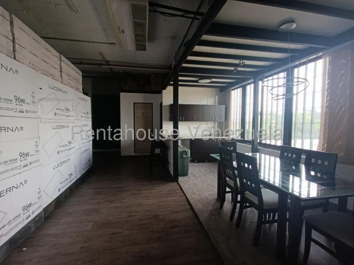 Excelente Local / Deposito En Alquiler Con Oficinas en Boleita Norte 26-12036 - 14