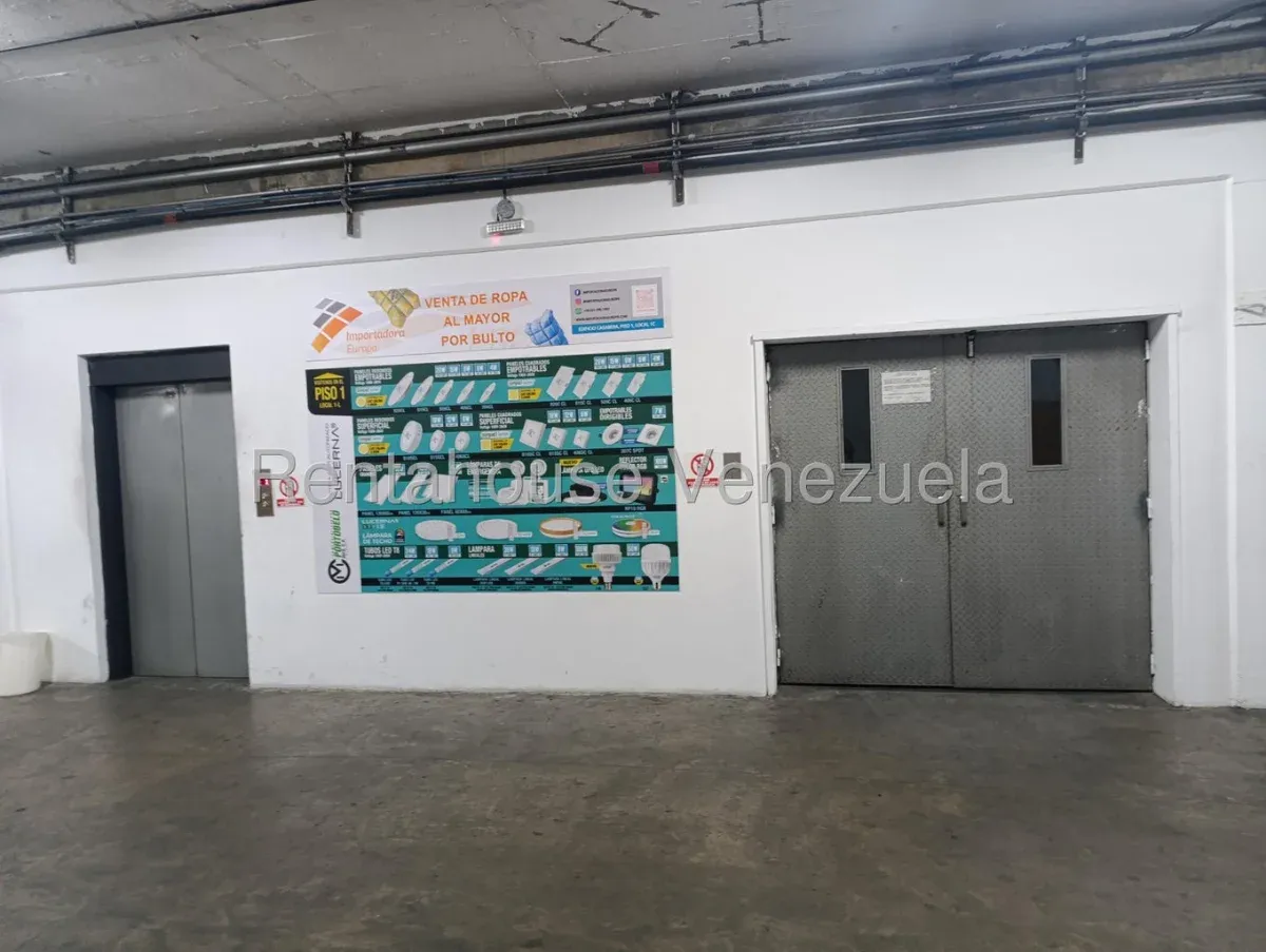 Excelente Local / Deposito En Alquiler Con Oficinas en Boleita Norte 26-12036 - 18