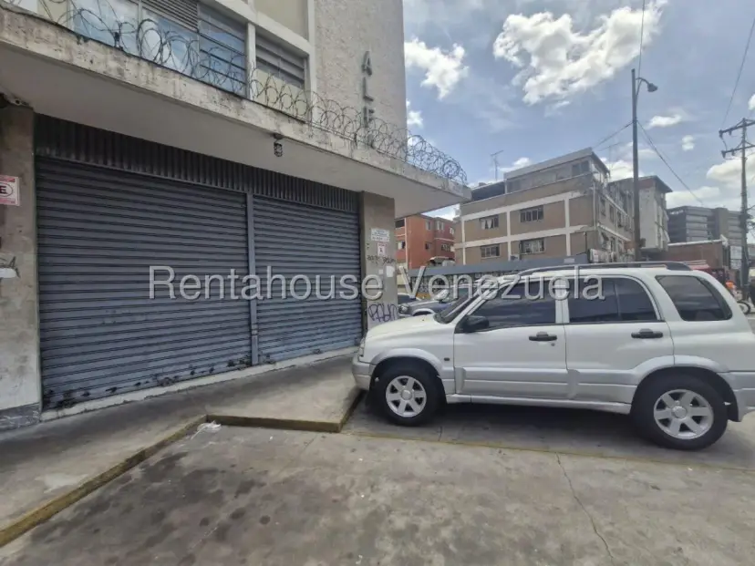 Excelente y Ampliuo Local Comercial en Alquiler Boleita Norte Caracas 26-16382