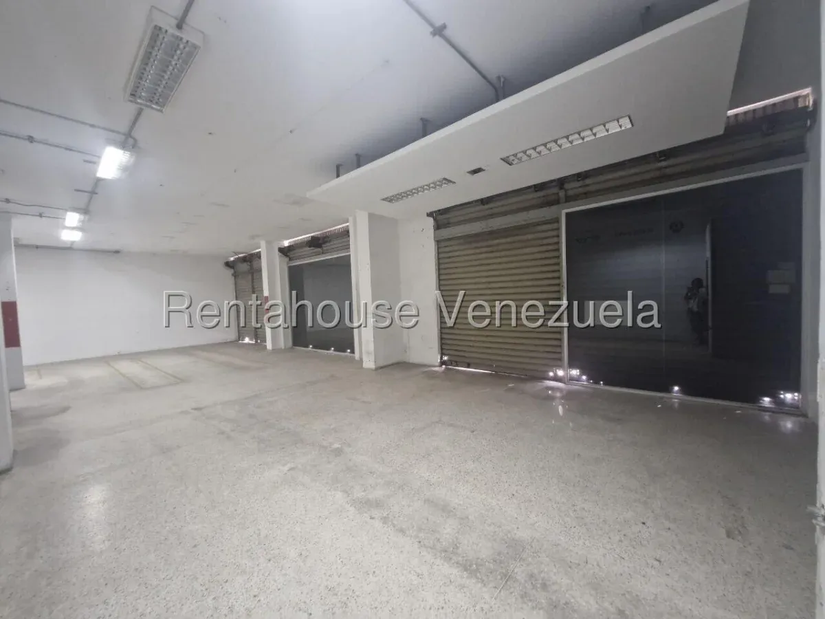 Excelente y Ampliuo Local Comercial en Alquiler Boleita Norte Caracas 26-16382 - 15