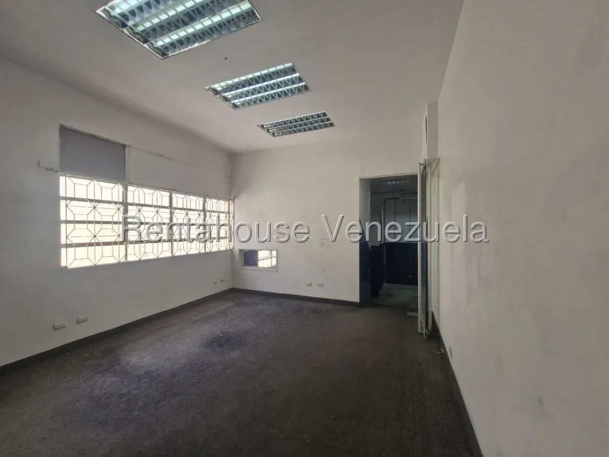 Excelente y Ampliuo Local Comercial en Alquiler Boleita Norte Caracas 26-16382 - 16