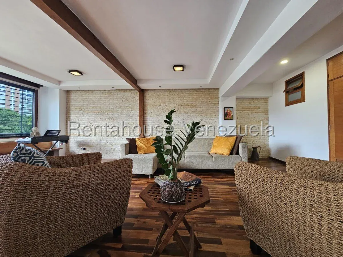 Amplio Apartamento Dúplex en Venta Santa Ines, Caracas 27-231 - 4