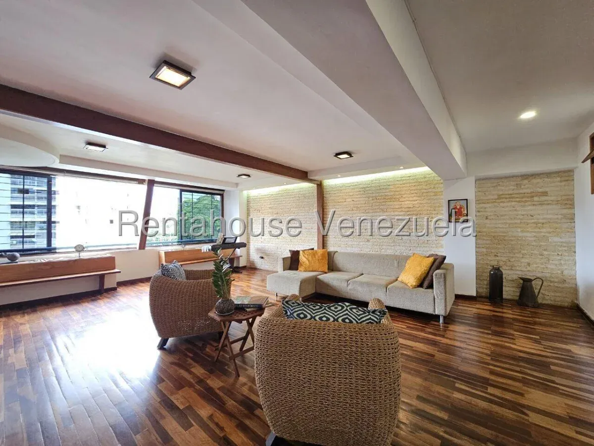 Amplio Apartamento Dúplex en Venta Santa Ines, Caracas 27-231 - 6