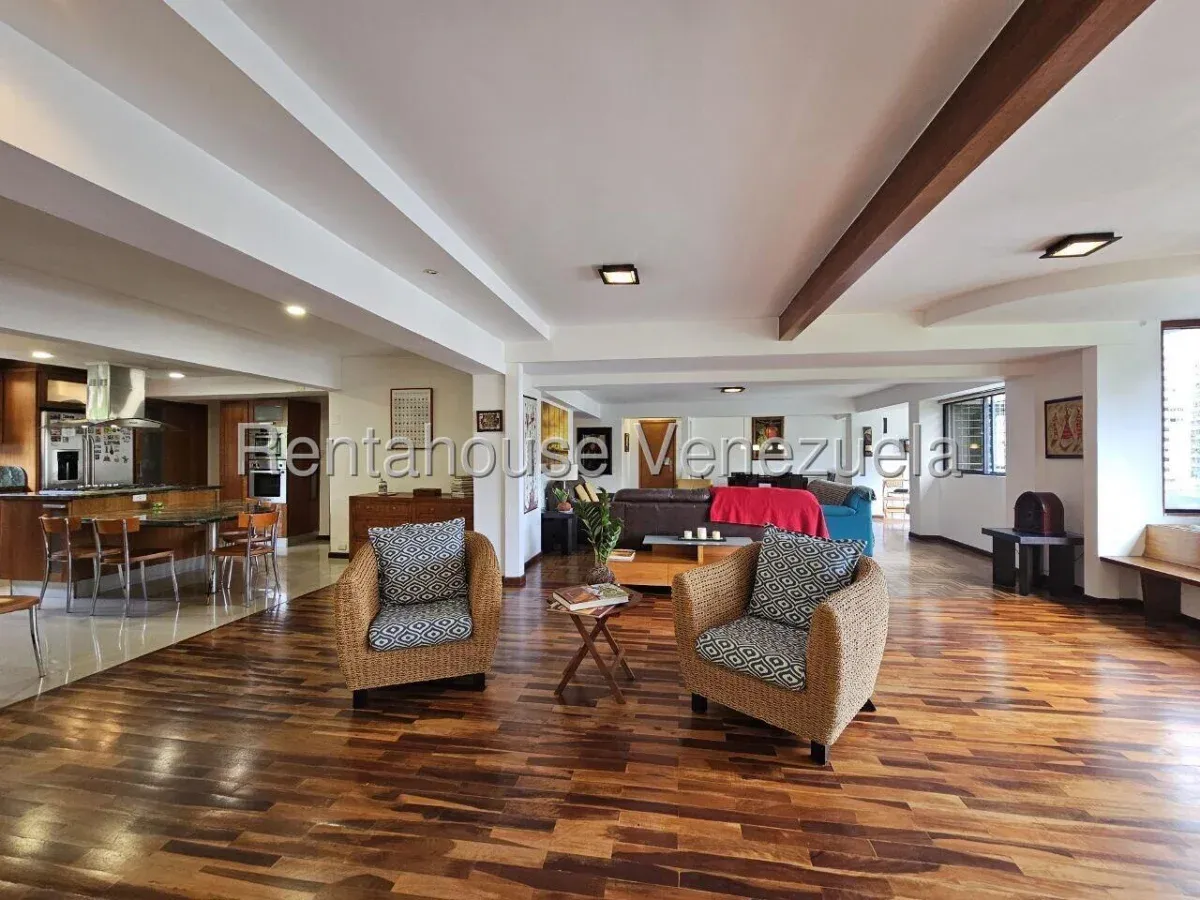 Amplio Apartamento Dúplex en Venta Santa Ines, Caracas 27-231 - 7