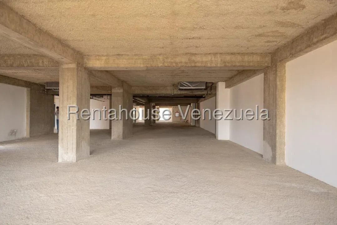 Excelente Oficina a Acondicionar en Alquiler Chacao Caracas 27-554 - 14