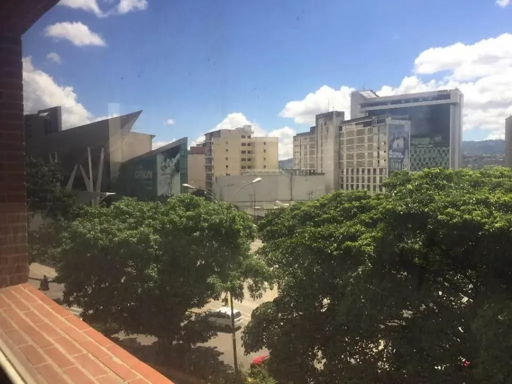 Oficina A Estrenar en Venta Torre Corpotativa Los Dos Caminos Caracas 26-20727 - 6