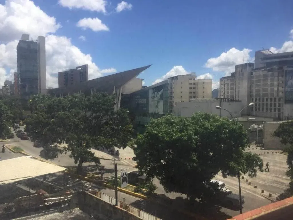 Oficina A Estrenar en Venta Torre Corpotativa Los Dos Caminos Caracas 26-20727 - 11