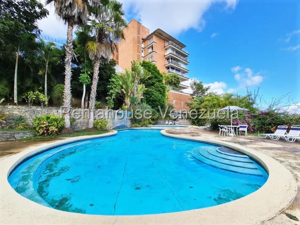 Bello y Cómodo Apartamento en venta Villa Nueva El Hatillo Caracas 27-219