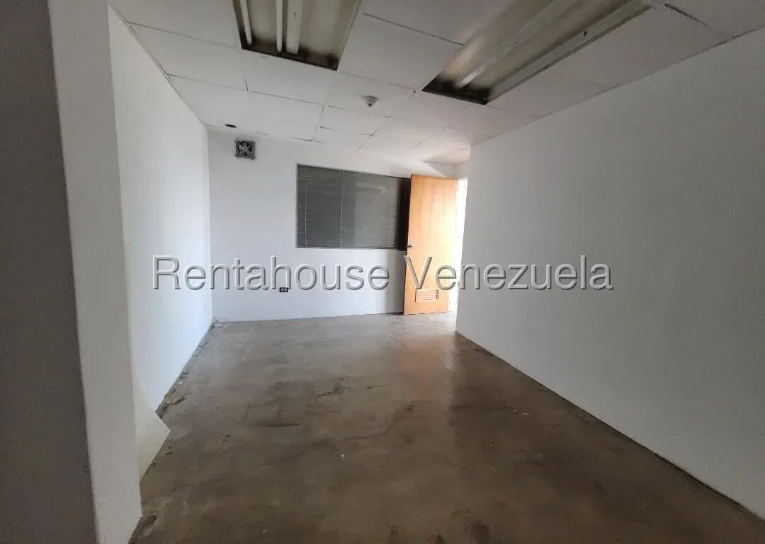 Excelente Piso Industrial con Oficinas En Alquiler Boleita Norte Listo Para si Proyecto Comercial 26 - 10
