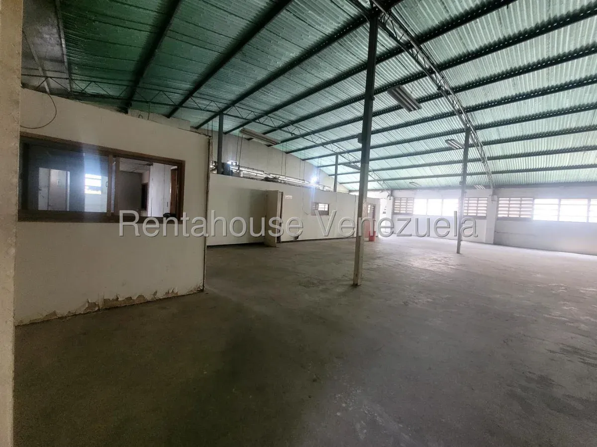 Excelente Piso Industrial para cualquier tipo de Empresa  En Alquiler Boleita Norte Caracas 26-22258 - 3