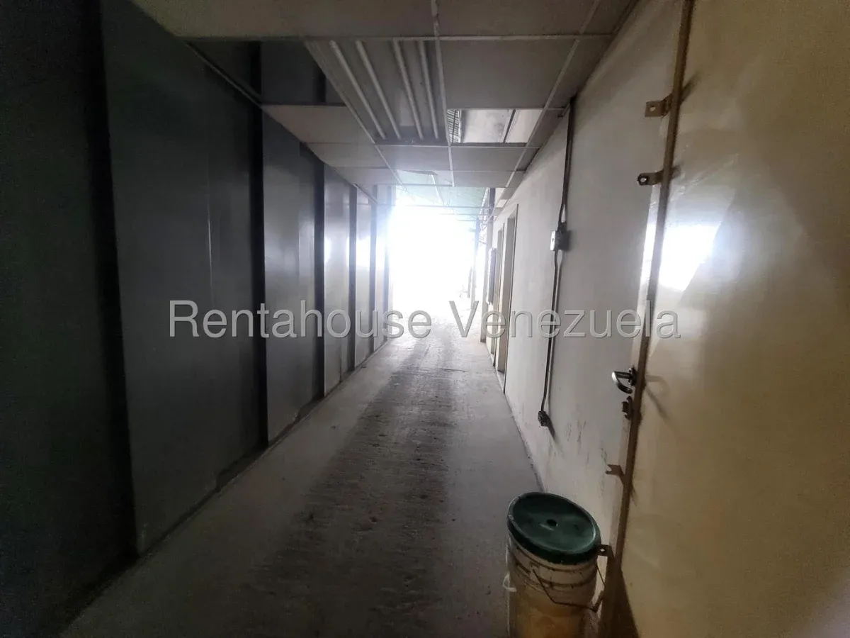 Excelente Piso Industrial para cualquier tipo de Empresa  En Alquiler Boleita Norte Caracas 26-22258 - 6