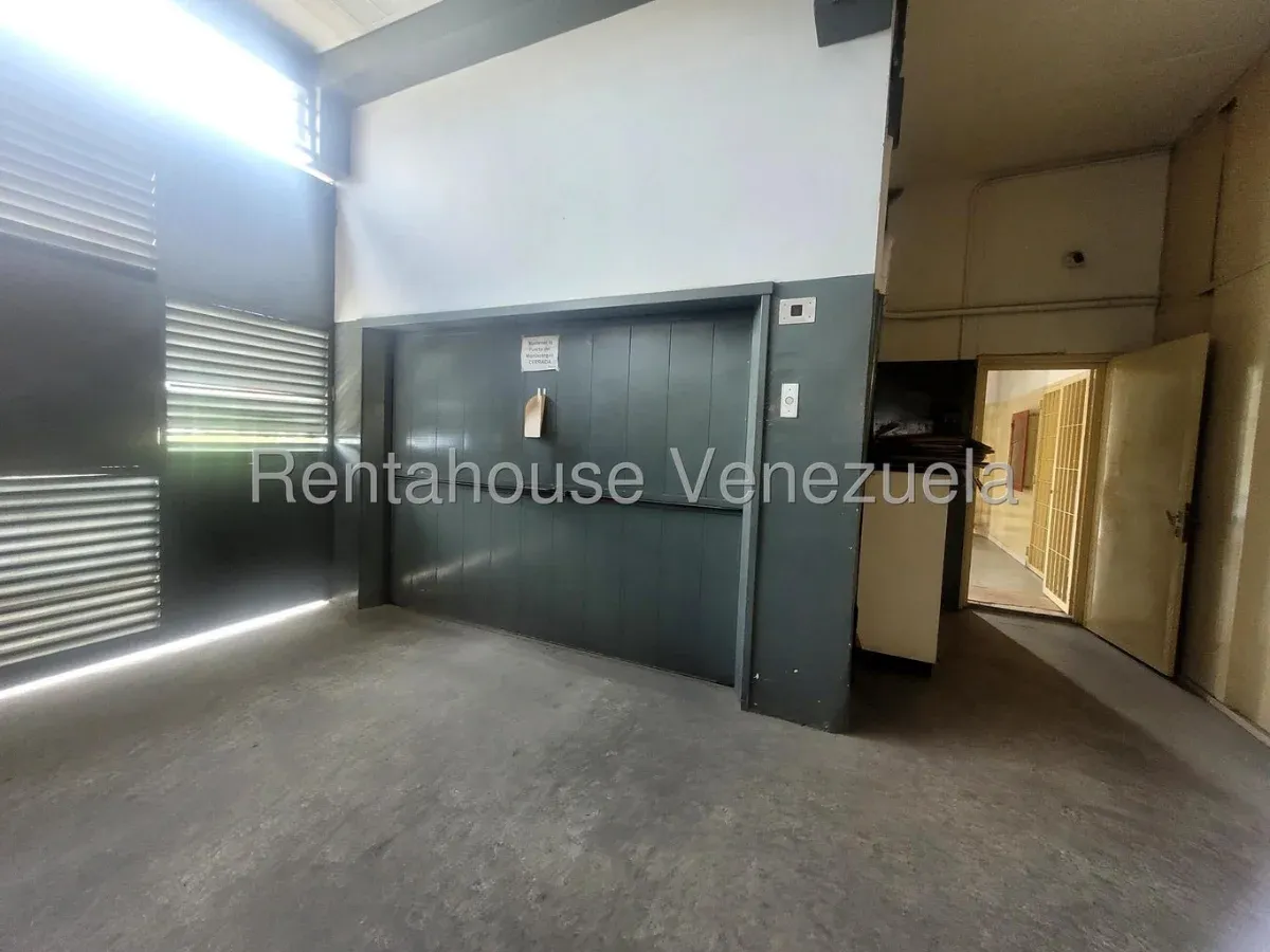 Excelente Piso Industrial para cualquier tipo de Empresa  En Alquiler Boleita Norte Caracas 26-22258 - 7