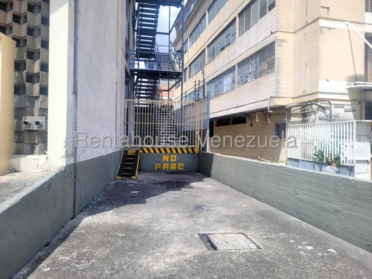 Excelente Piso Industrial para cualquier tipo de Empresa  En Alquiler Boleita Norte Caracas 26-22258 - 8