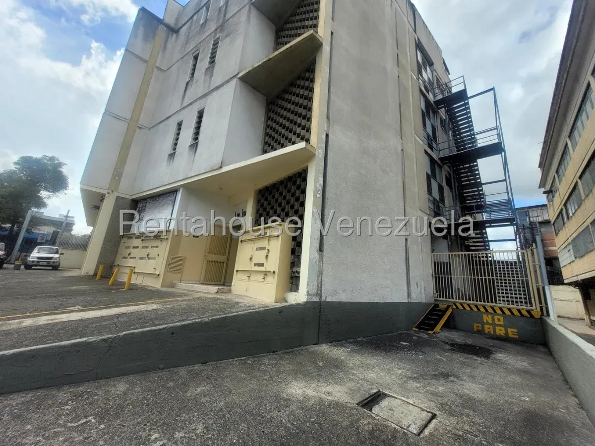 Excelente Piso Industrial para cualquier tipo de Empresa  En Alquiler Boleita Norte Caracas 26-22258 - 9