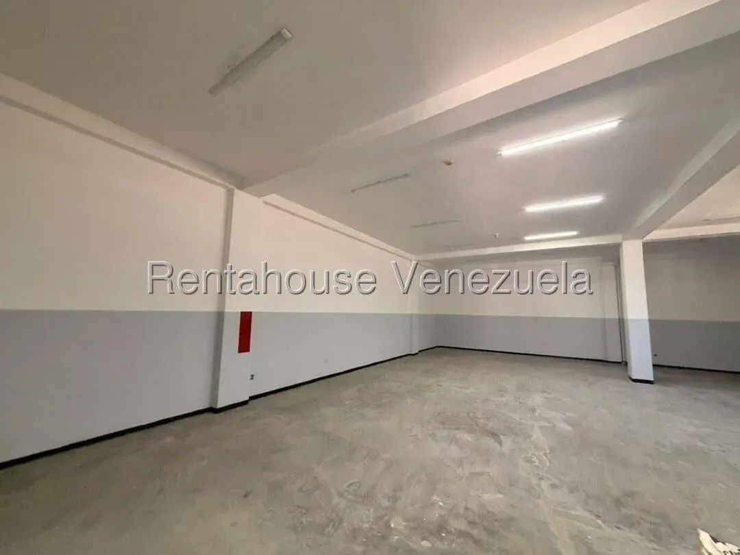 Excelente Deposito PB en Alquiler Zona Comercial e Industrial Boleita Sur Caracas 27-1414 - 8