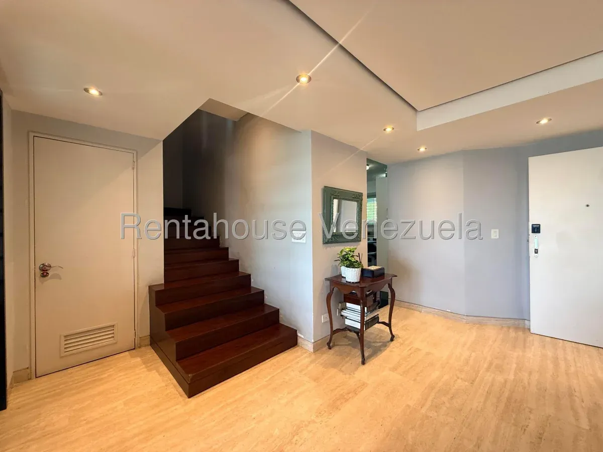 VENTA Apartamento en la Avenida Principal de Oripoto, El Hatillo - 10