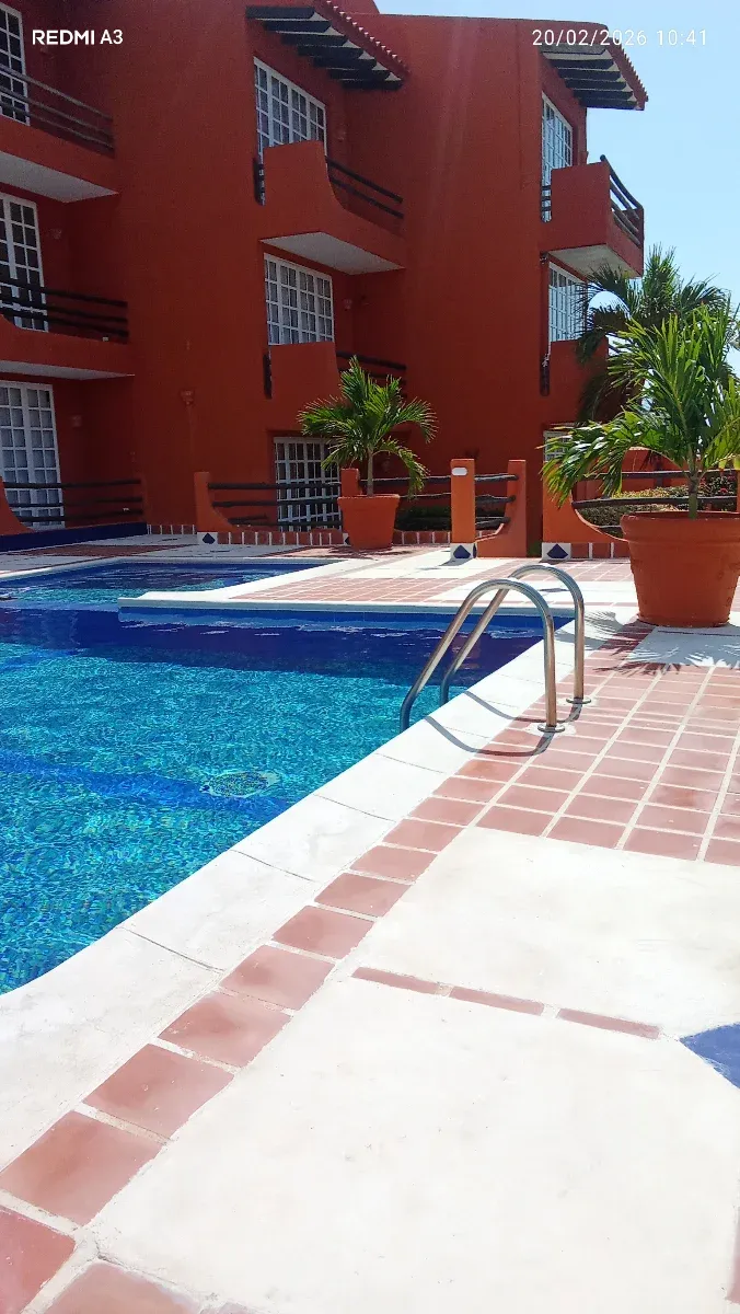 Hermoso apartamento con vista al mar y salida a la piscina directo  - 11